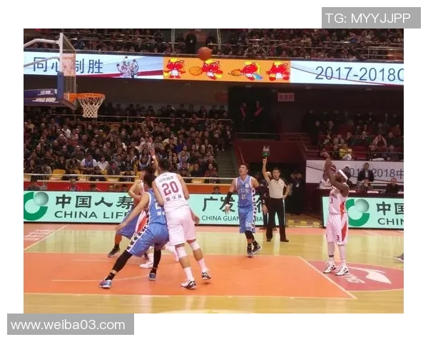 篮网与活塞激战正酣球迷期待精彩对决与赛季新篇章